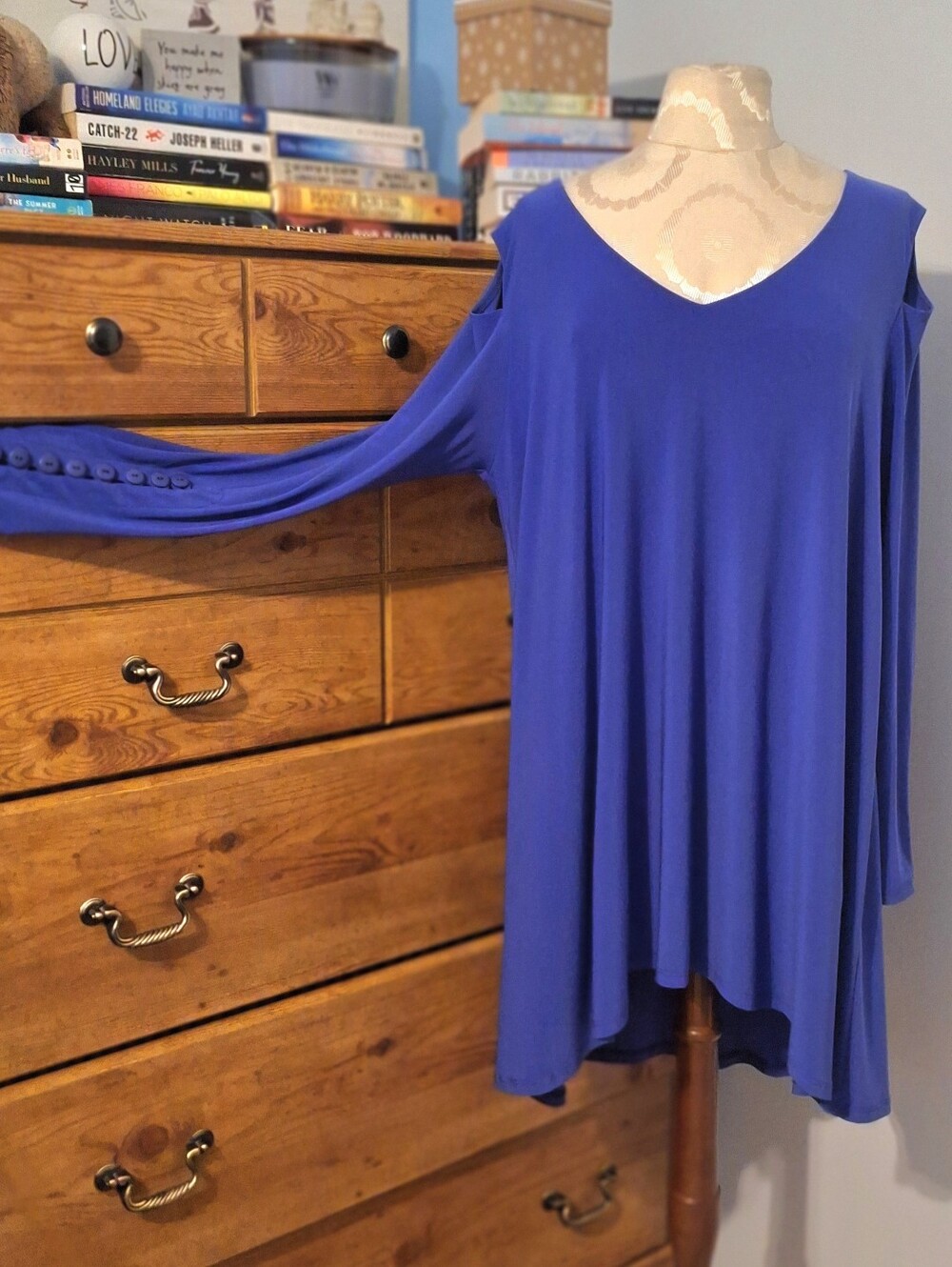 Pretty Woman Long Sleeve Cold Shoulder Tunic